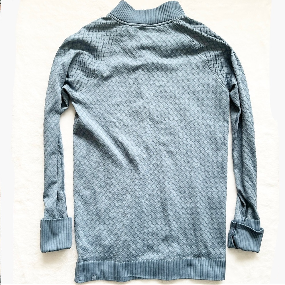 LULULEMON 3/4 ZIP QUILTED PATTERN LONG SLEEVE TOP THUMB HOLES Size 8 Athleisure - Picture 2 of 6